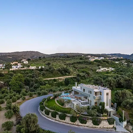 Rizes Villa, Jacuzzi & Pool Amid Olive Trees 빌라