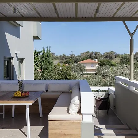 Rizes Villa, Jacuzzi & Pool Amid Olive Trees 빌라