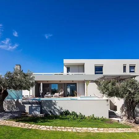 Rizes Villa, Jacuzzi & Pool Amid Olive Trees 别墅 *