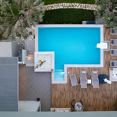 Rizes Villa, Jacuzzi & Pool Amid Olive Trees 别墅
